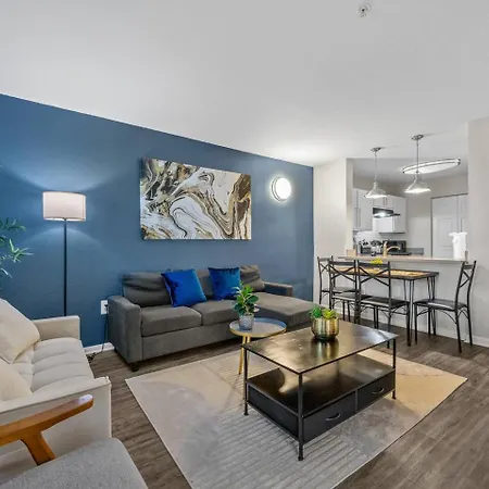 Appartamento Modern 2Br Near Downtown Pool, Gym, Free Parking